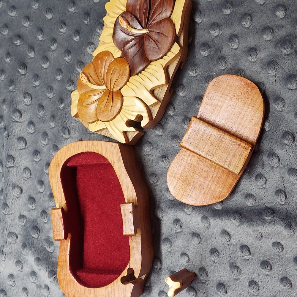 Hand Carved Wood Puzzle Jewelry Box Hibiscus Flowers Red Velvet Inside vintage - Picture 7 of 10
